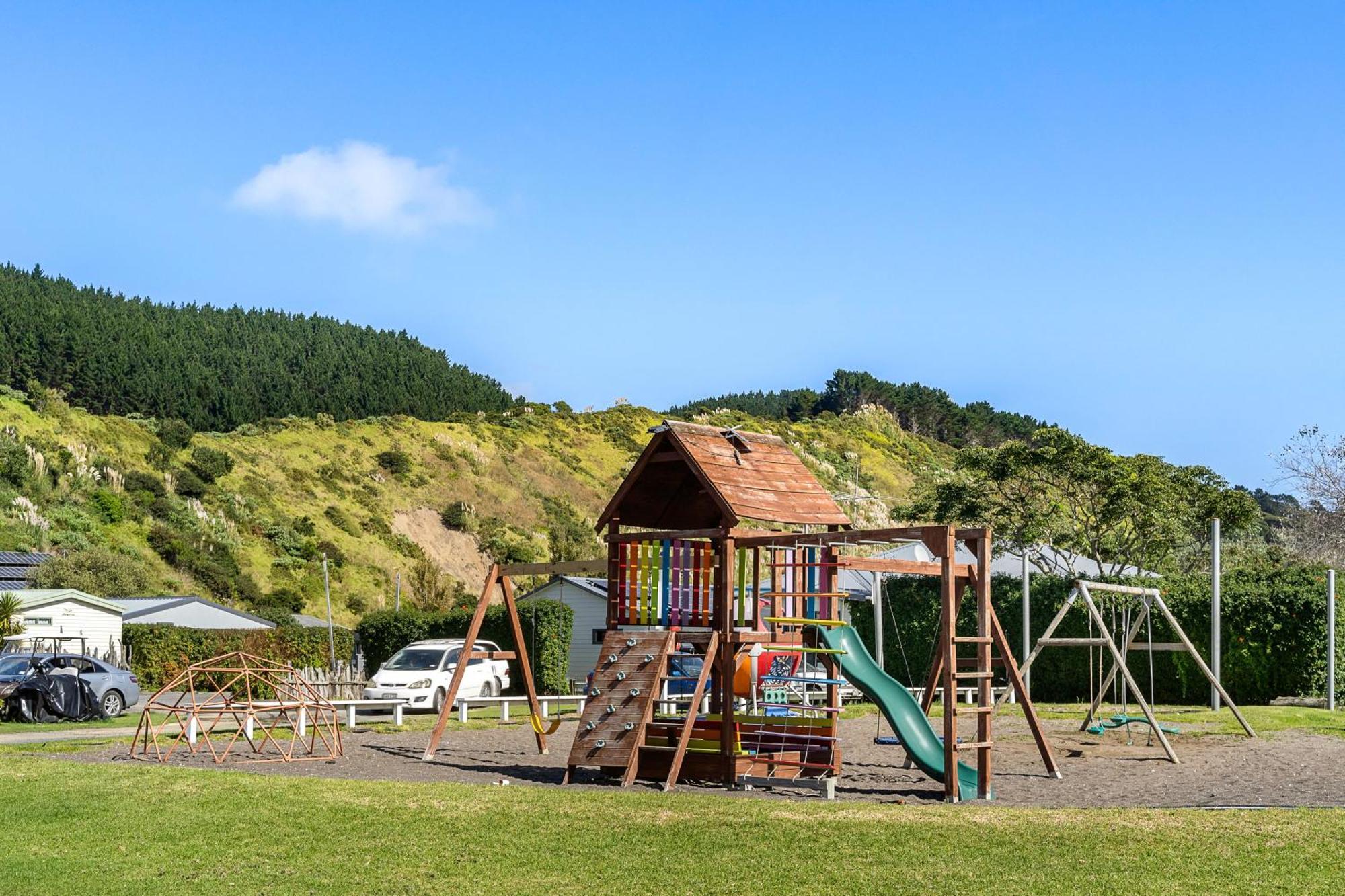 Port Waikato Holiday Park Exterior photo
