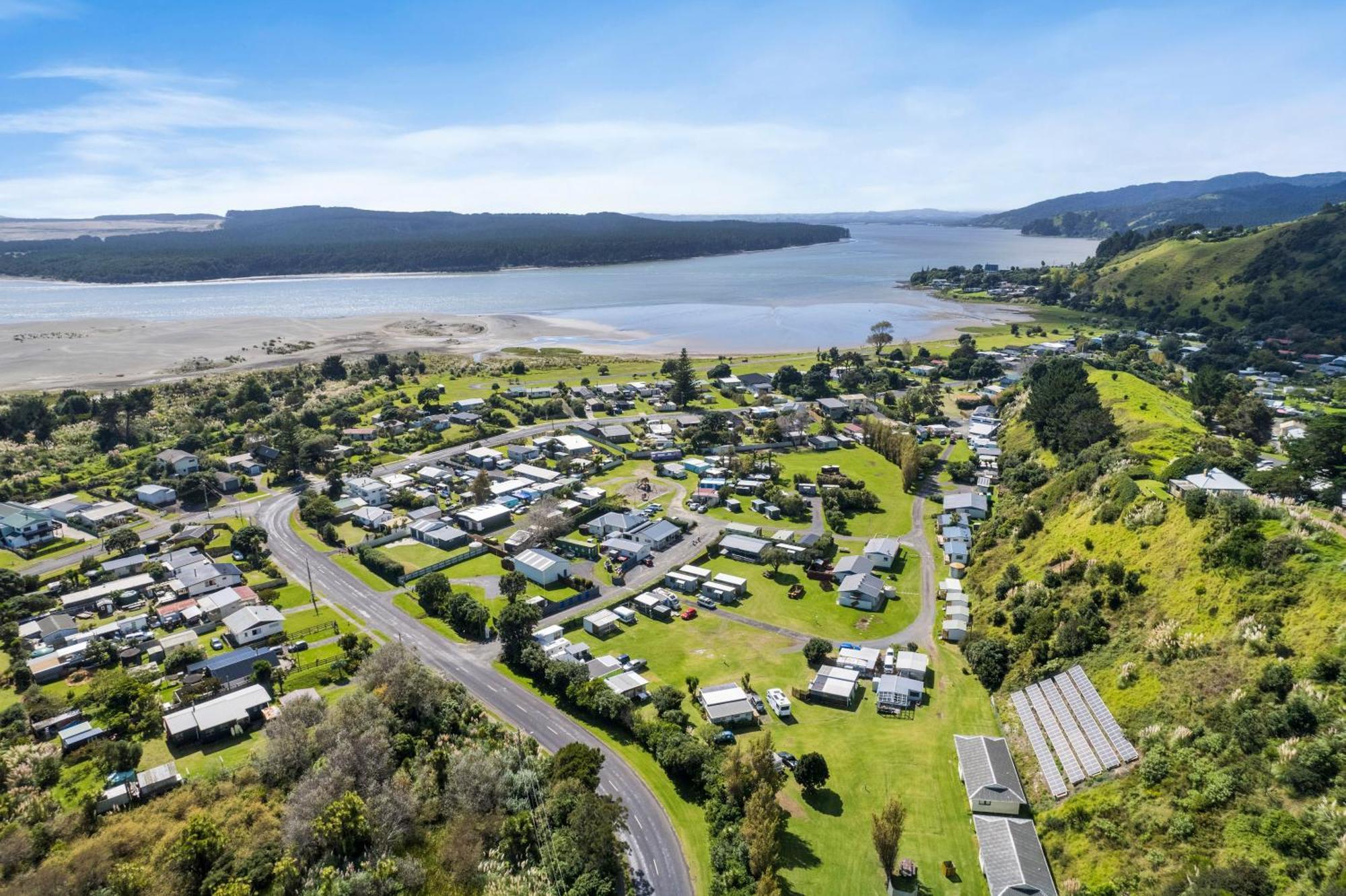 Port Waikato Holiday Park Exterior photo