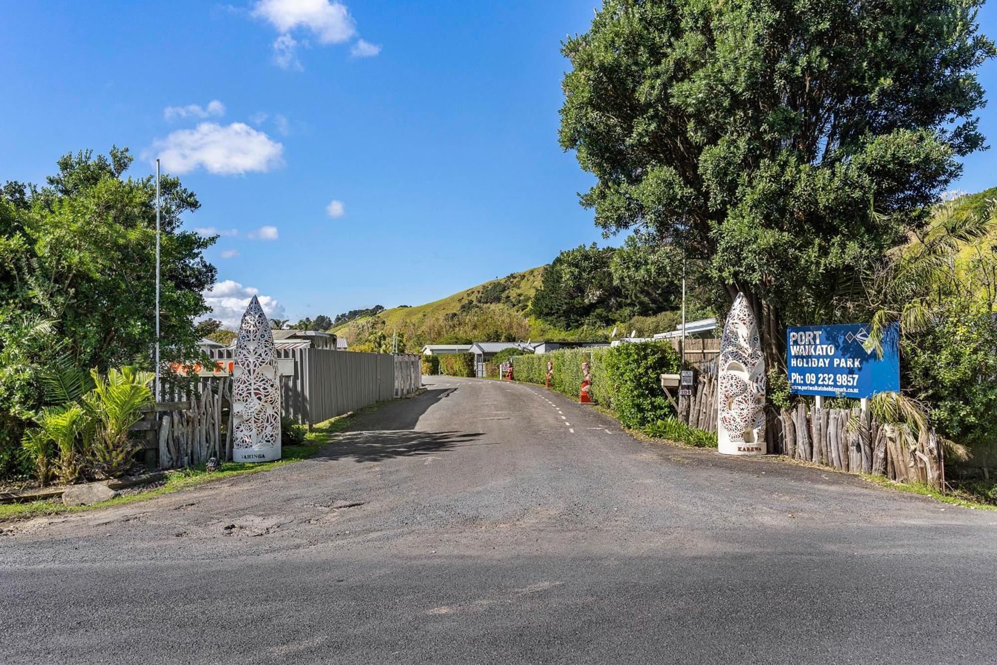 Port Waikato Holiday Park Exterior photo