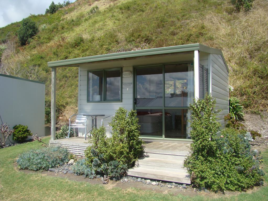 Port Waikato Holiday Park Room photo